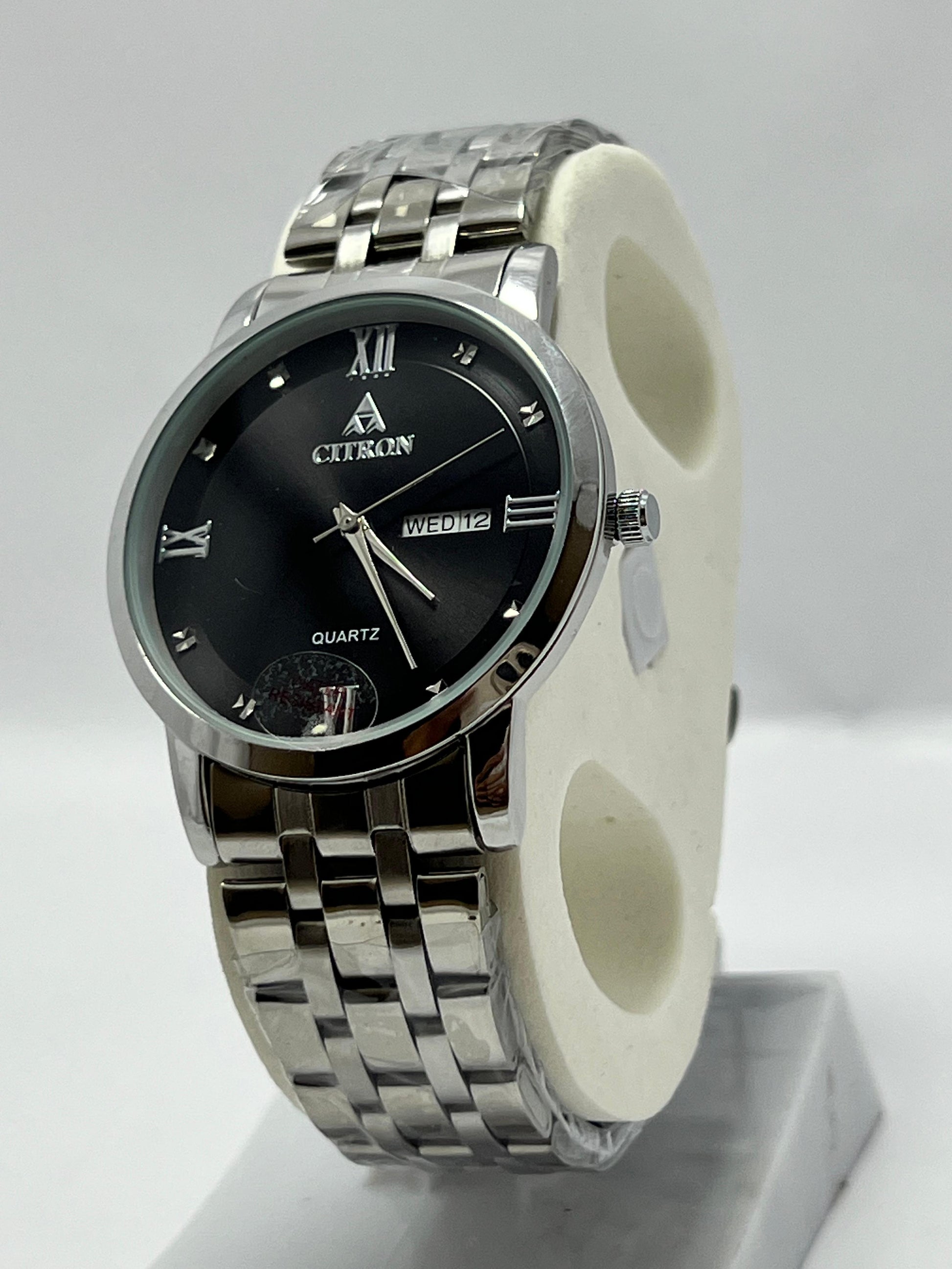 Citron Quartz Classic Men’s Watch – Black Dial, Silver Chain Strap - LOOKANDLUSH.COM