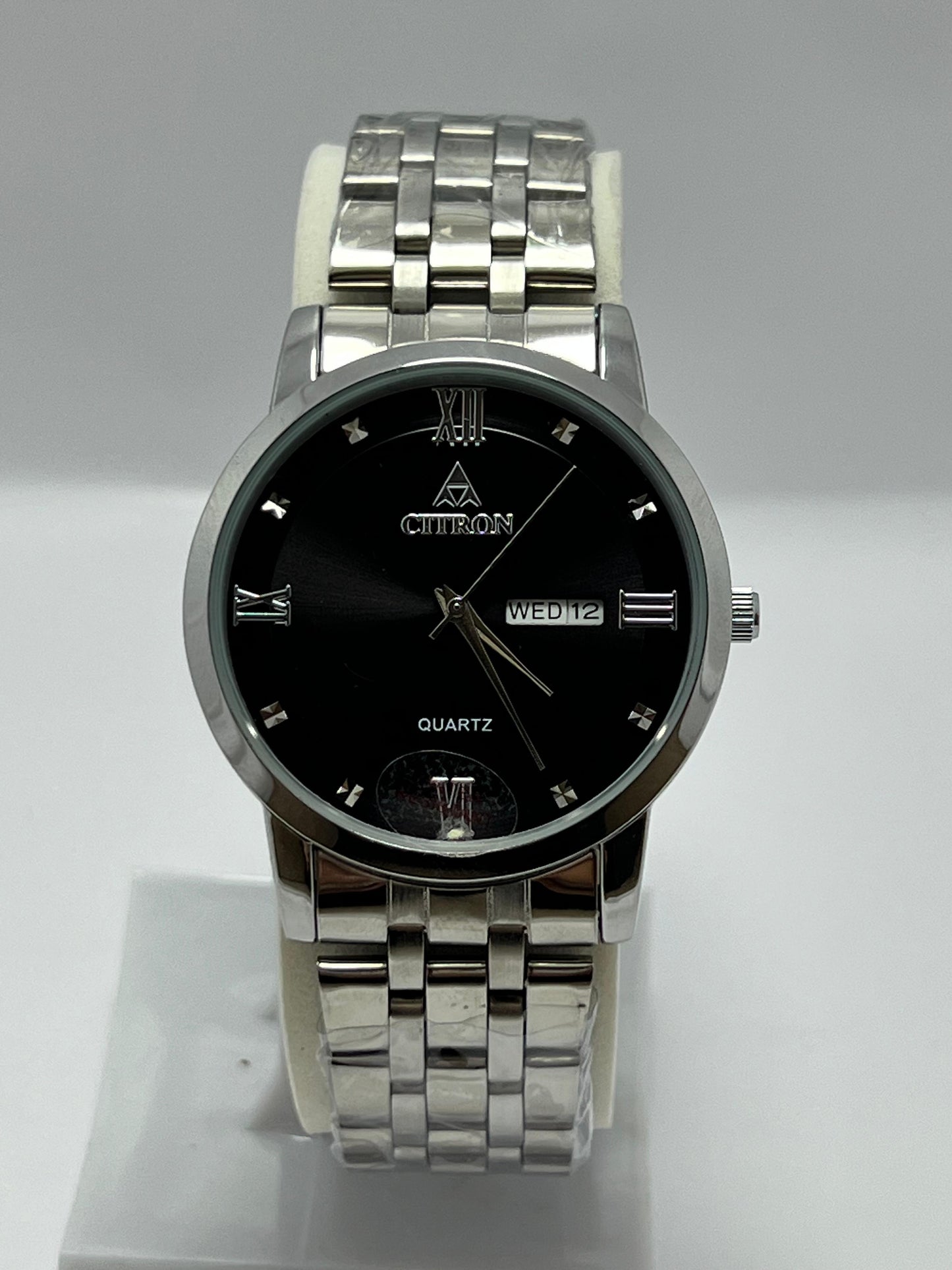 Citron Quartz Classic Men’s Watch – Black Dial, Silver Chain Strap - LOOKANDLUSH.COM