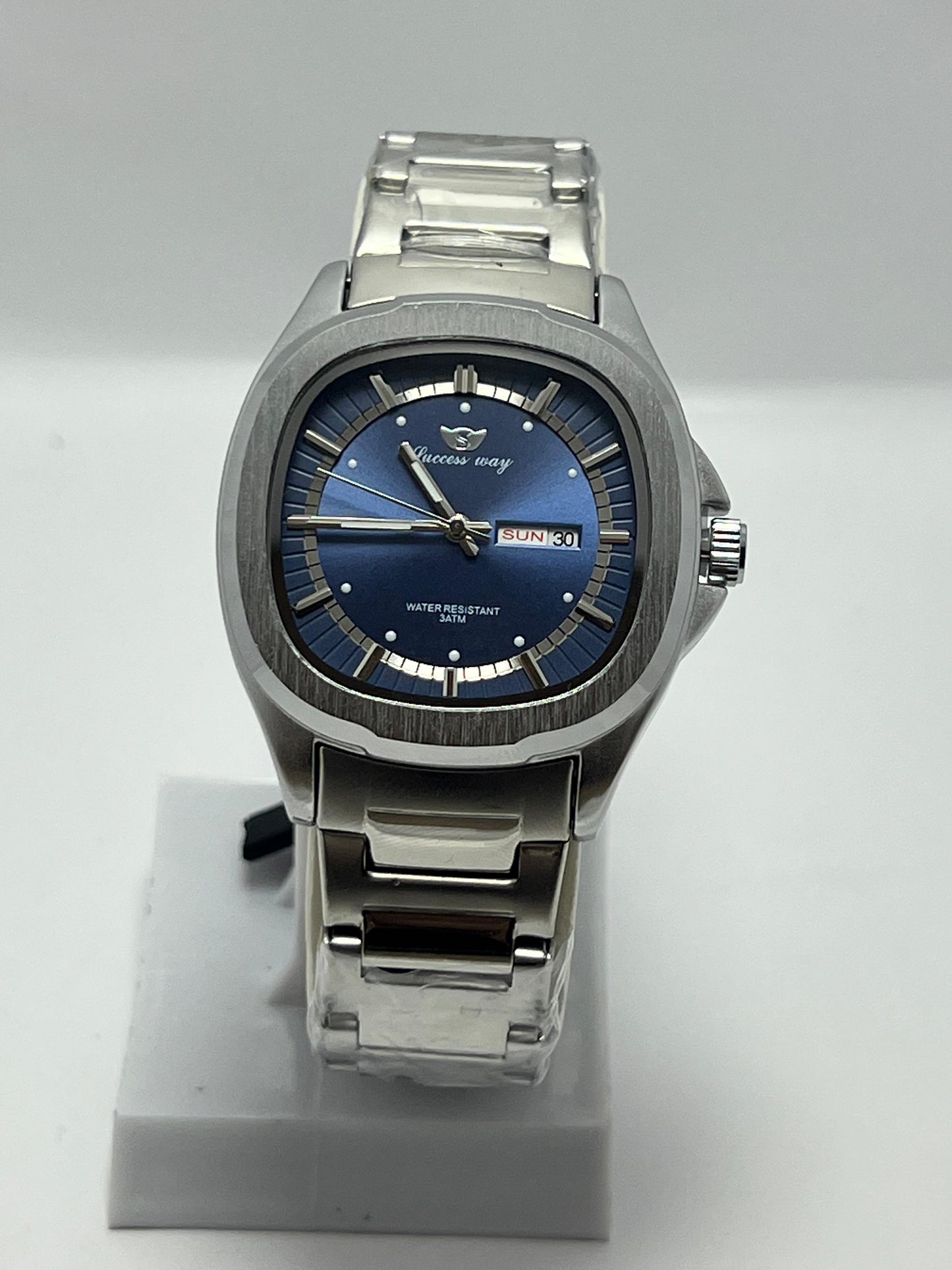 Success Way Stainless Steel Men's Wrist Watch – Blue Dial, Day & Date Display, Water Resistant - LOOKANDLUSH.COM