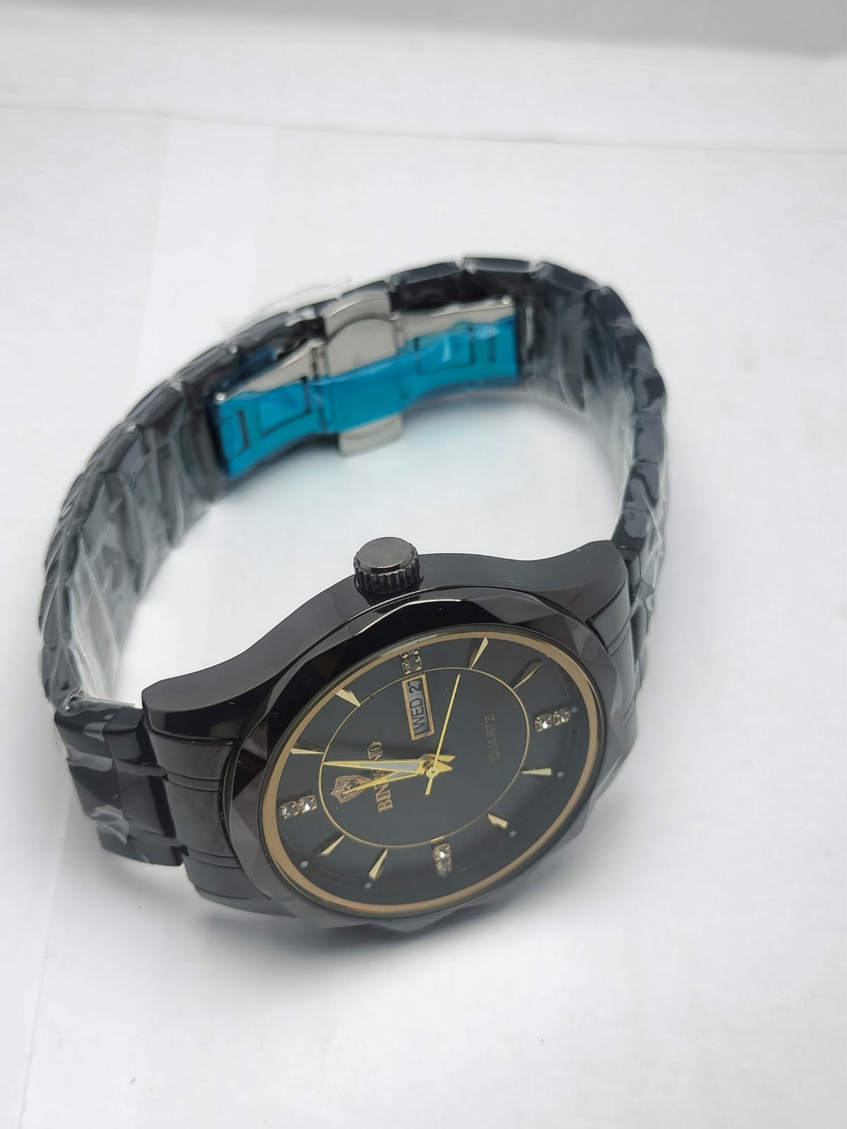BINBOND Men’s Classic Quartz Watch – Black & Gold Dial with Crystal Markers - LOOKANDLUSH.COM