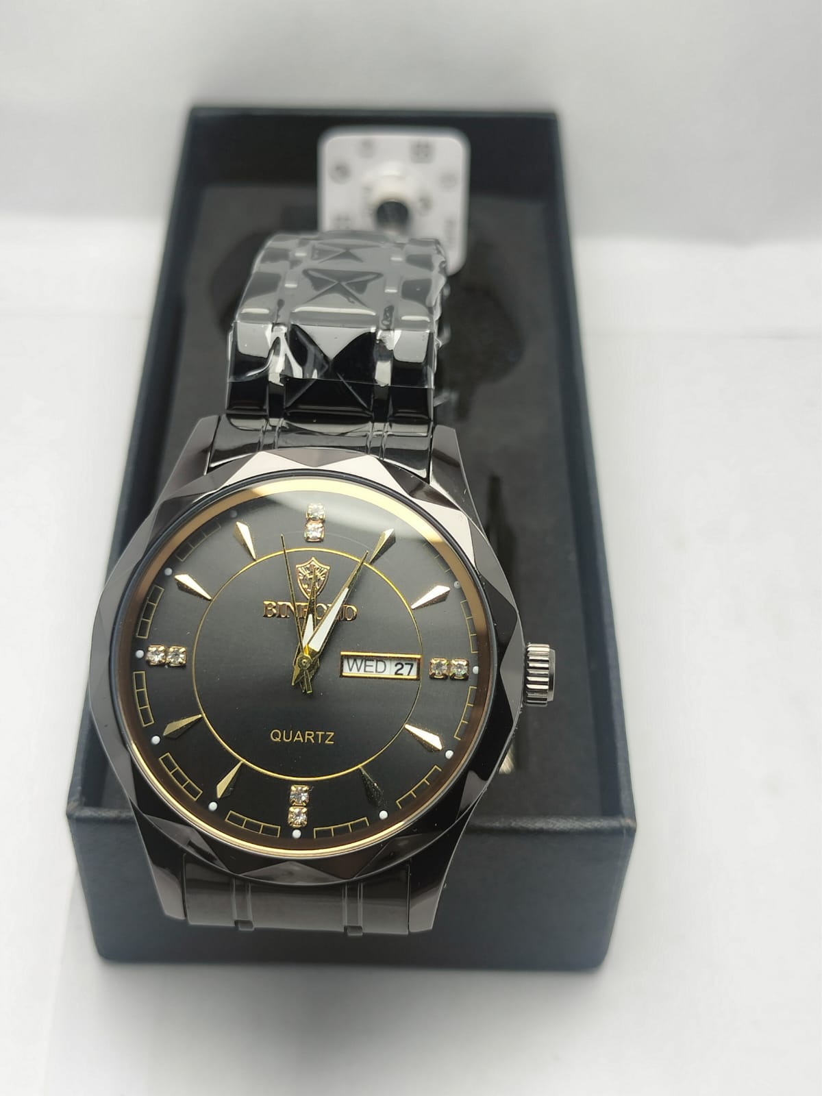 BINBOND Men’s Classic Quartz Watch – Black & Gold Dial with Crystal Markers - LOOKANDLUSH.COM